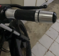 MANOPLA RIZOMA PESO LONGO (1 PAR) PRETO COM PRATA