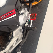 SUPORTE PEDAL FREIO VERMELHO (UND)
