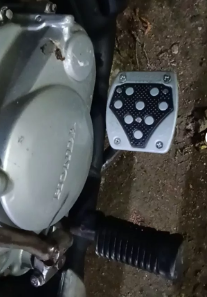 SUPORTE PEDAL FREIO PRATA (UND)