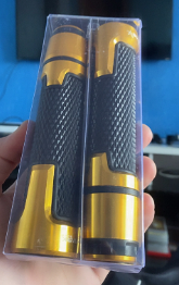 MANOPLA RIZOMA TRANSFORMERS (1 PAR) PRETO COM DOURADO